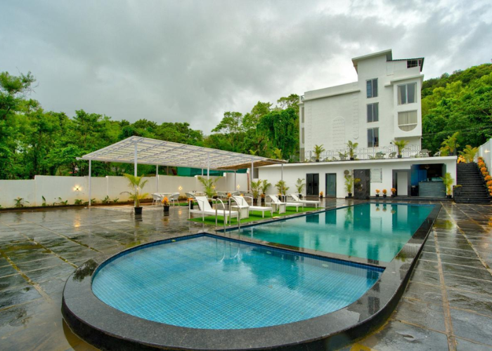  Luxury Beach Stay